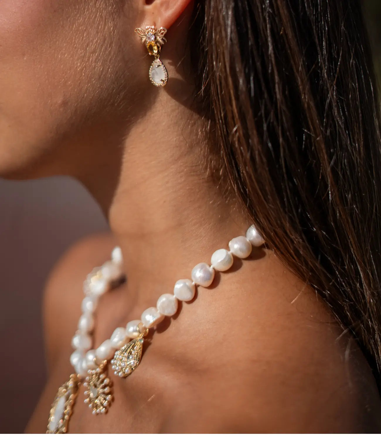 Pearl Necklace with a Virgin Mary Medal and Mother-of-Pearl Charms PHOEBE'S 