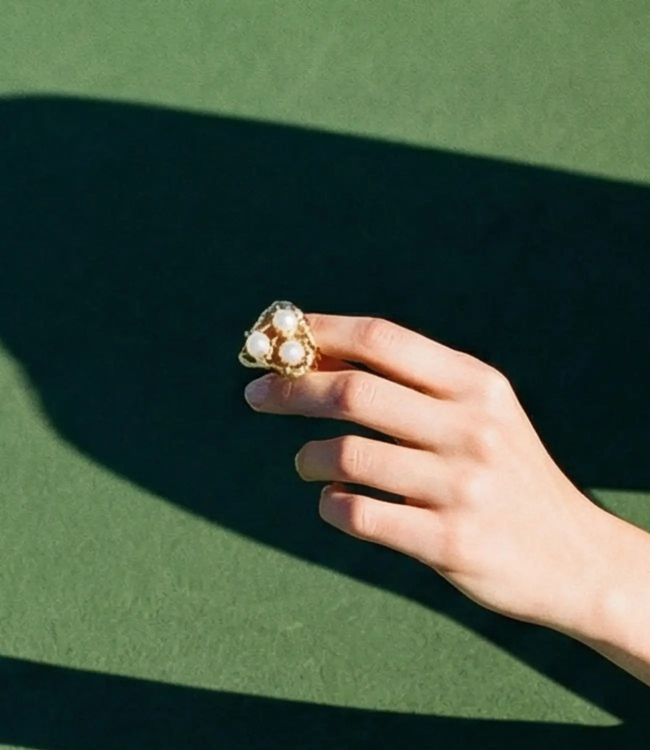 Pearl Triad Ring – Golden Harmony and Intuitive Beauty PHOEBE'S 