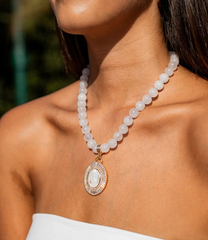 White Quartz Necklace with Mother-of-Pearl Medal of the Virgin PHOEBE'S 