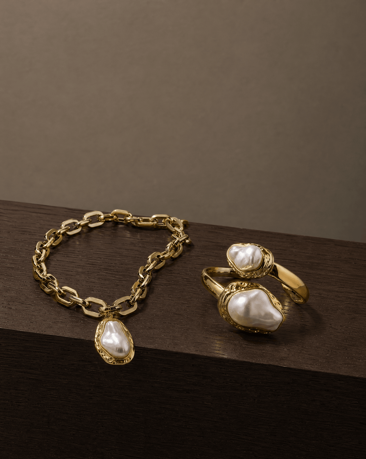 Baroque pearl chunky chain necklace and open cuff set – Phoebe's