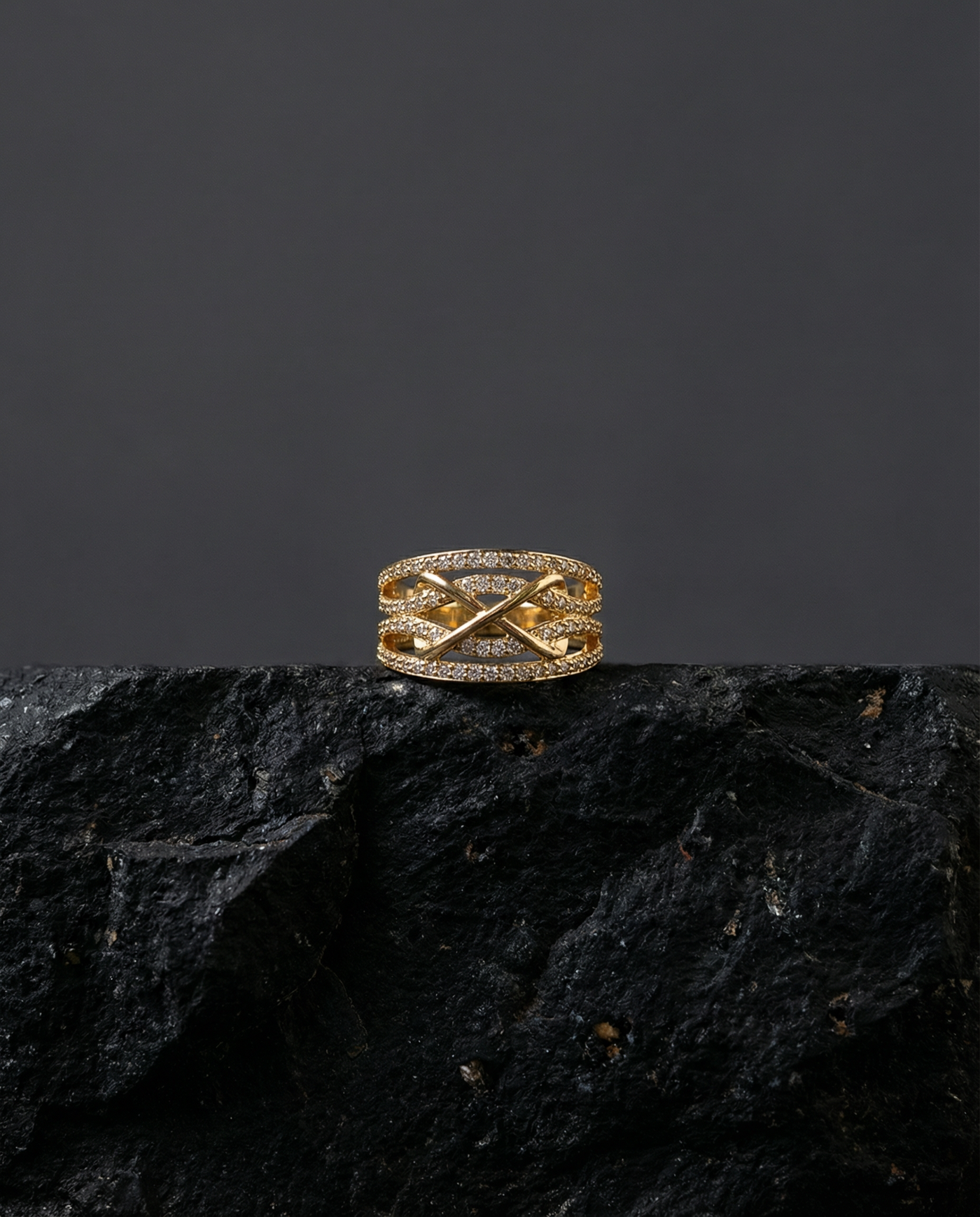 Criss-Cross Statement Ring
