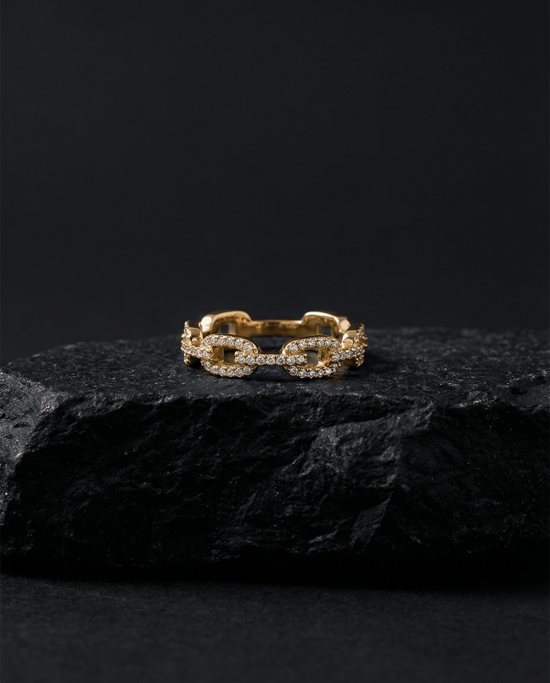 Elegant pavé gold link ring – Phoebe's