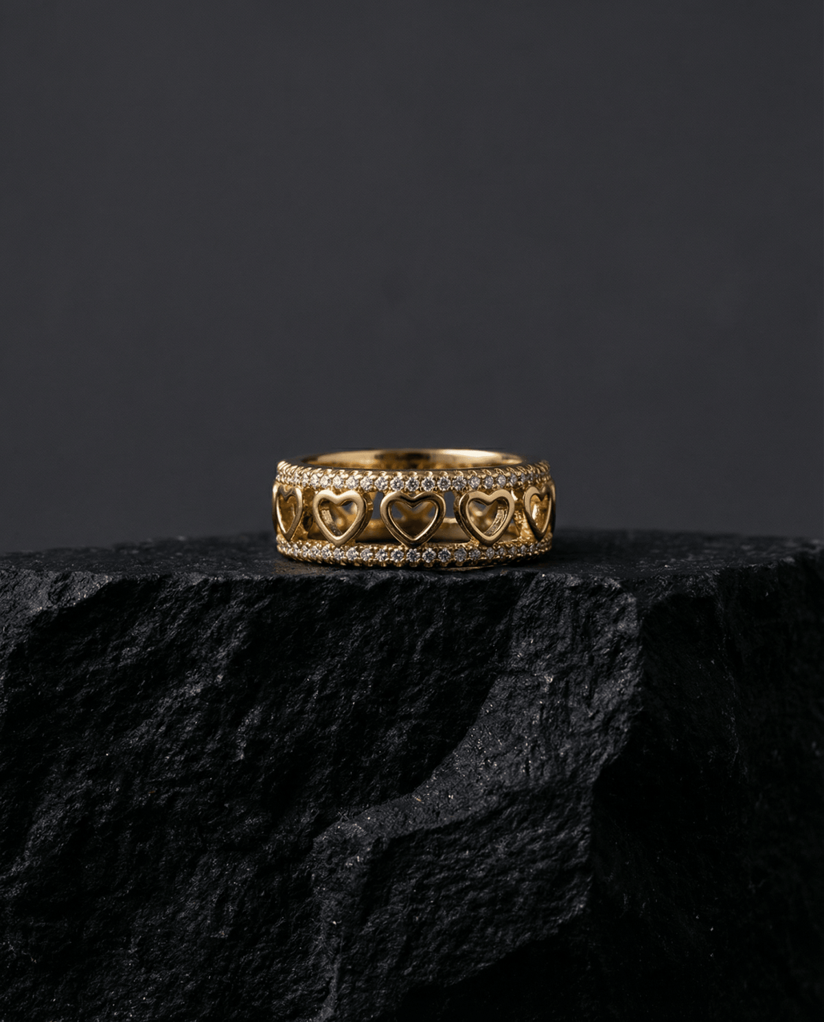 Gold heart band stackable ring – Phoebe's