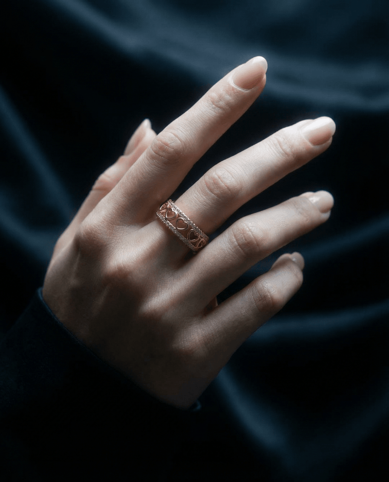 Gold heart band stackable ring – Phoebe's