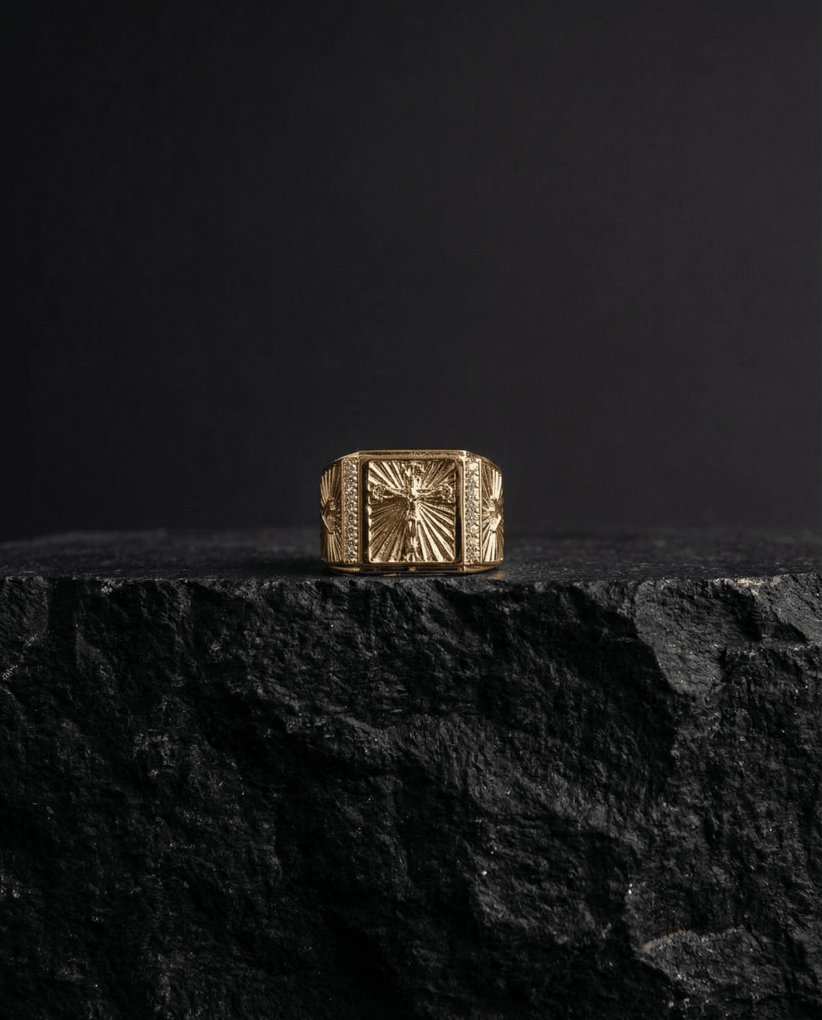Jesus signet ring, gold plated – Phoebe's