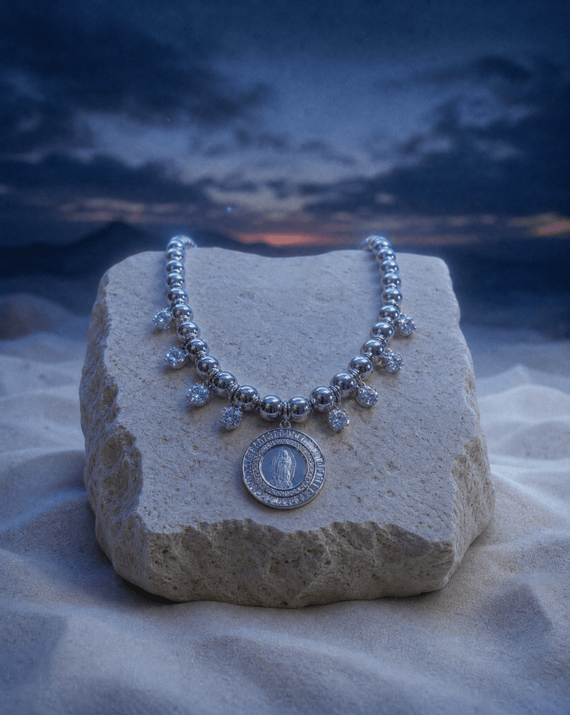 Miraculous Virgin mother-of-pearl necklace – Phoebe's
