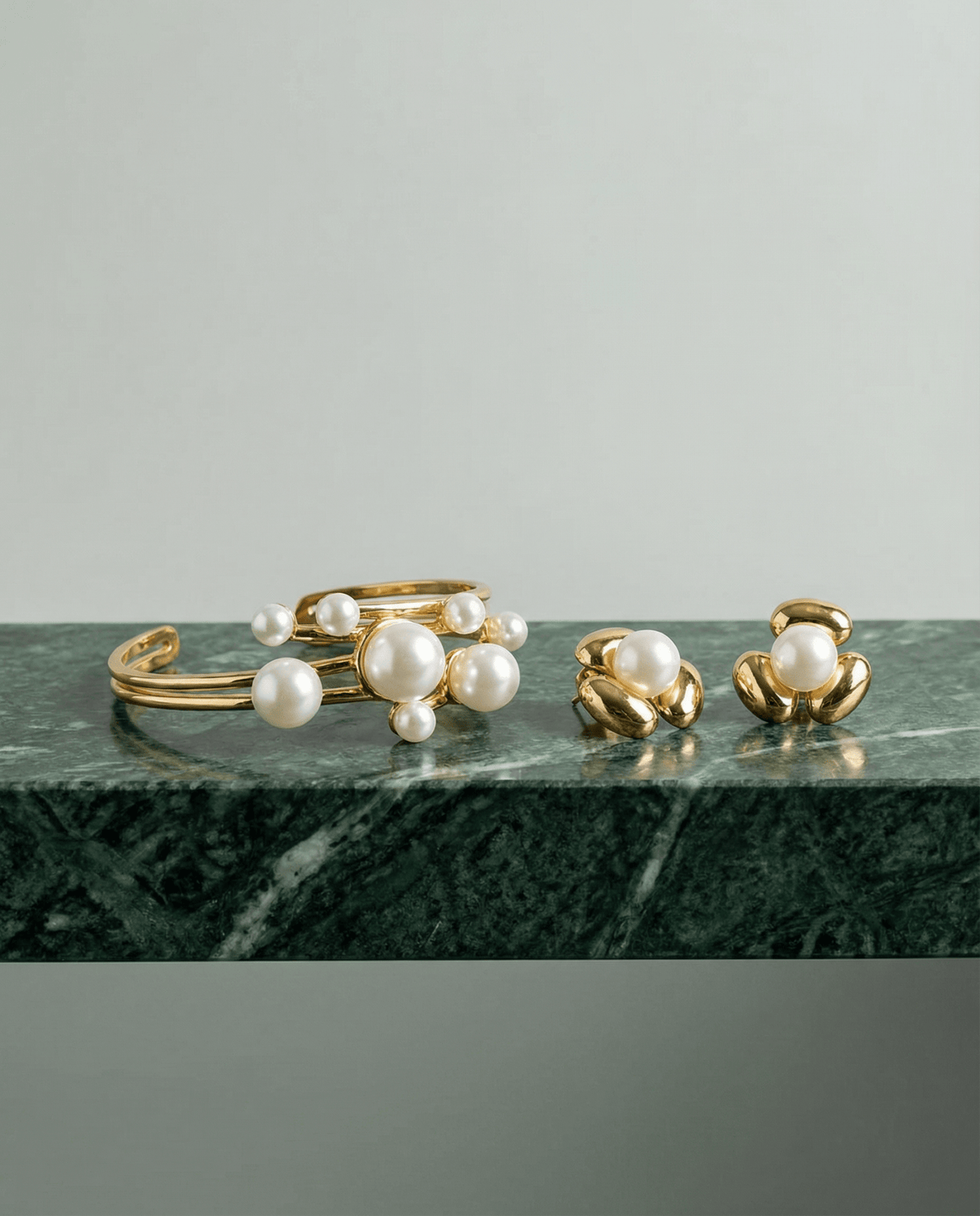 Perla pearl bracelet and earrings set – Phoebe's