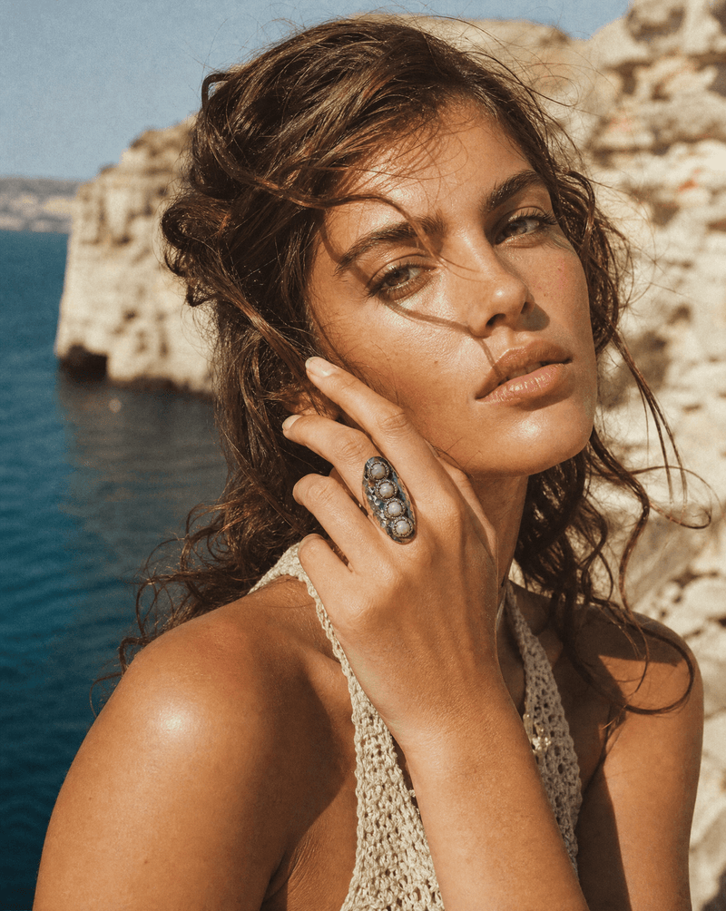 Pink shell statement ring – Phoebe's