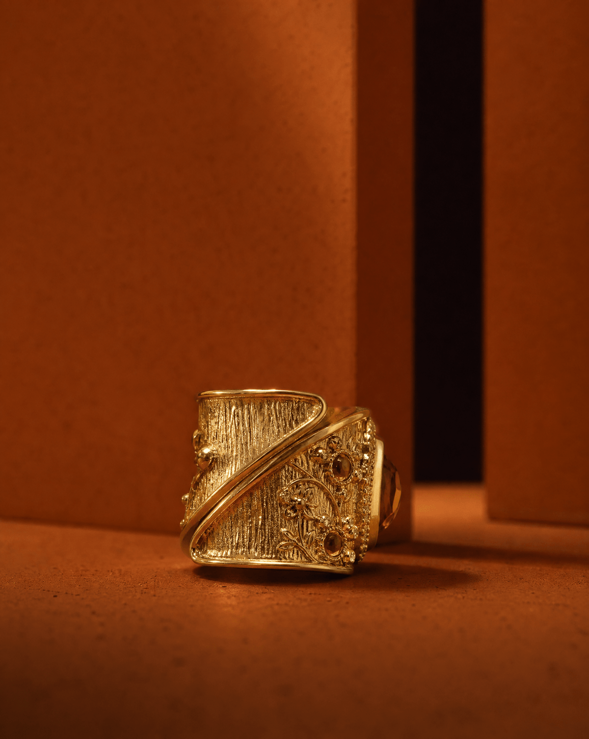 Tiger eye chunky statement ring in gold filigree – Phoebe's