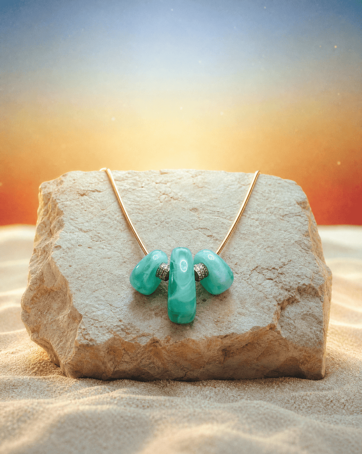 Trio Vert green resin and gold necklace – Phoebe's
